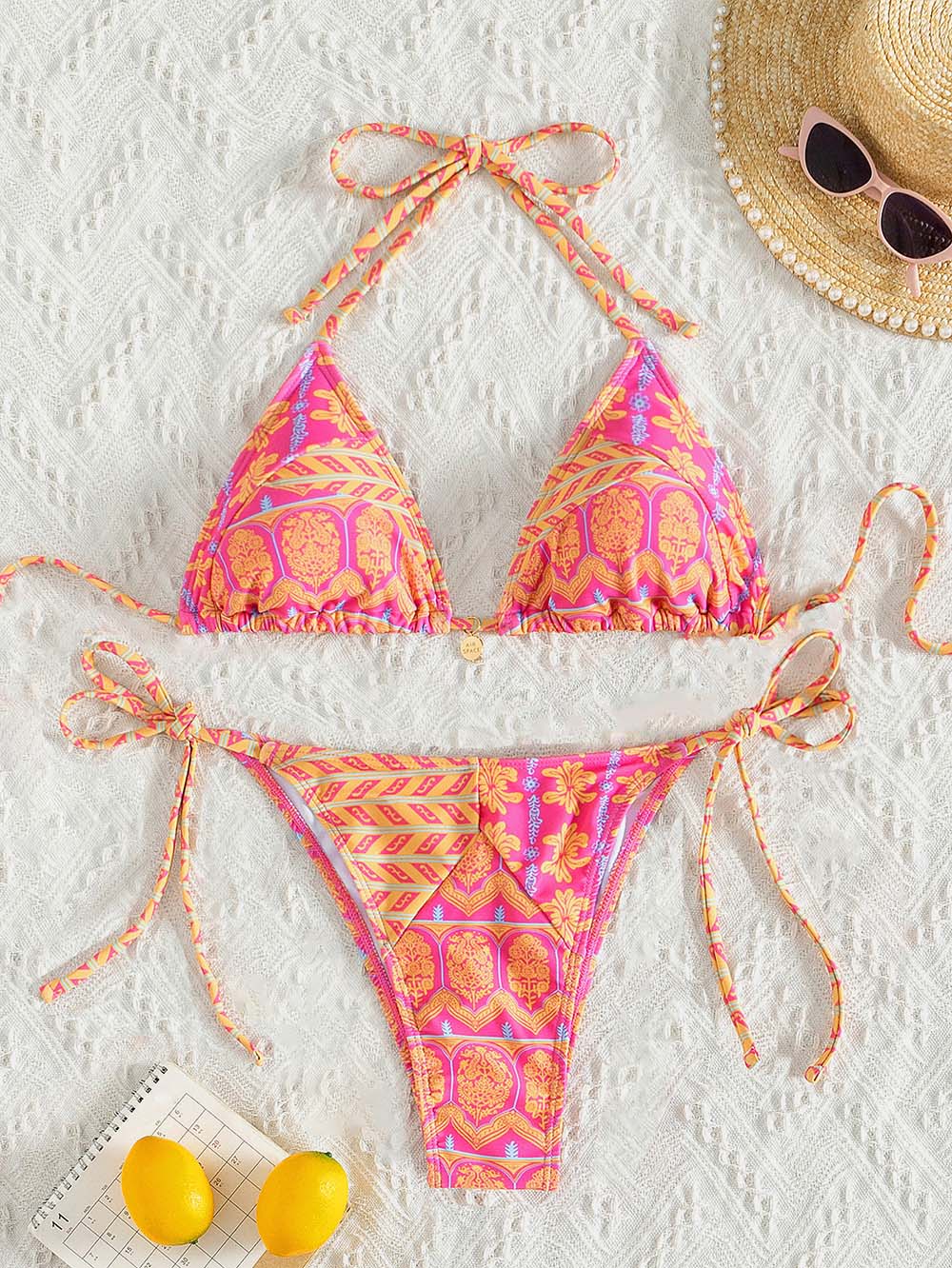 Stijlvolle bikini met bloemen- en geoprint - Louise