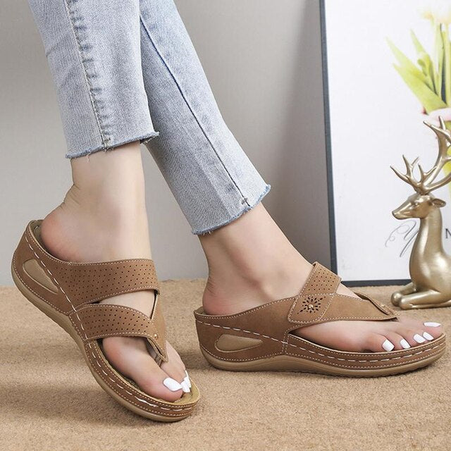 Vrouwen-Sandalen-Zomer-2023-Nieuwe-Schoenen-Voor-Vrouwen-Lage-Hakken-Slippers-Zachte-Bodem-Slippers-Sandalias-Mujer.jpg_640x640_2.jpg